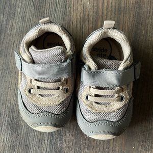 Size 3 Stride Rite toddler shoes